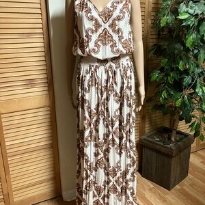Elegant Brown and Cream Maxi Dress